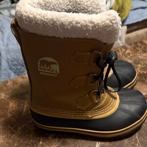 Sorel Tan and Black Insulated Boots